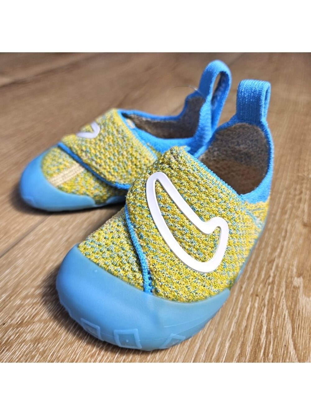 Nike Swoosh 1 TD Infant Flyknit Shoes Team Gold Sail Blue Sz 4C FB3244-700 NWOB